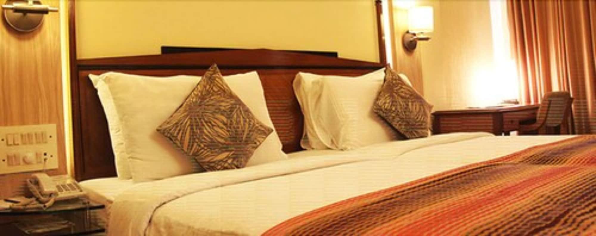 Hiltop Hotel Bombaj Zewnętrze zdjęcie