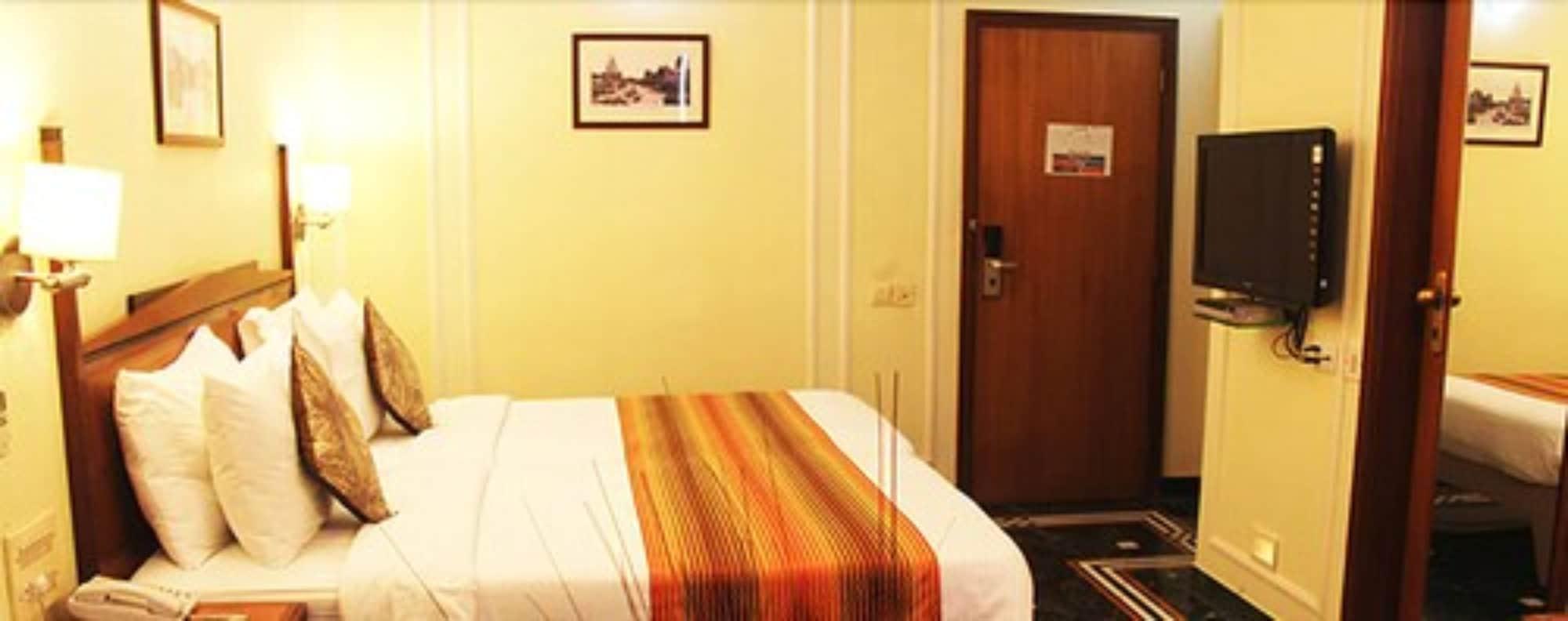 Hiltop Hotel Bombaj Zewnętrze zdjęcie