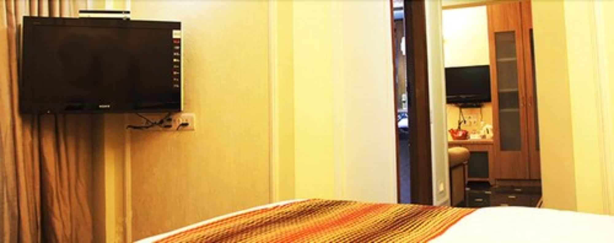 Hiltop Hotel Bombaj Zewnętrze zdjęcie