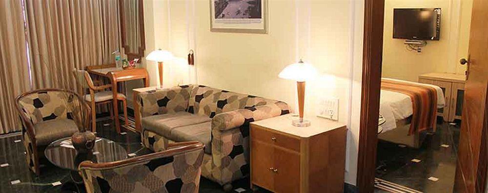 Hiltop Hotel Bombaj Zewnętrze zdjęcie