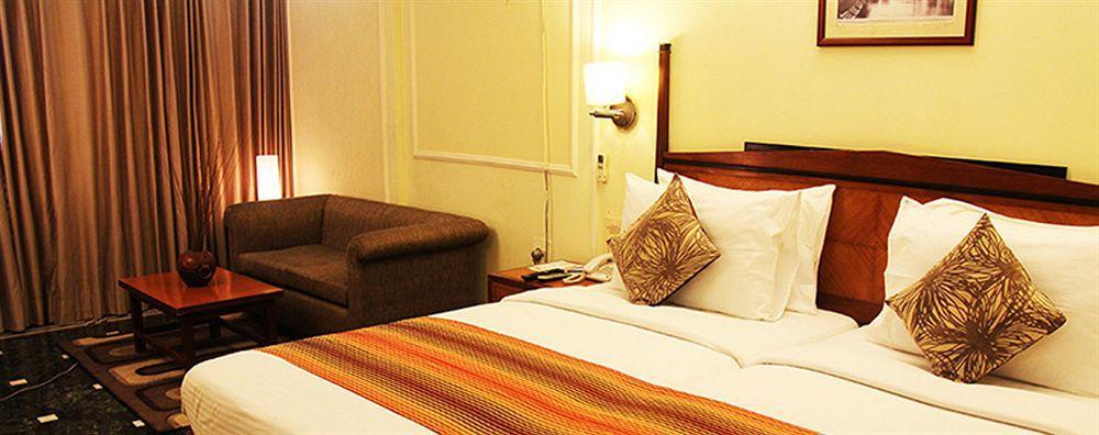 Hiltop Hotel Bombaj Zewnętrze zdjęcie