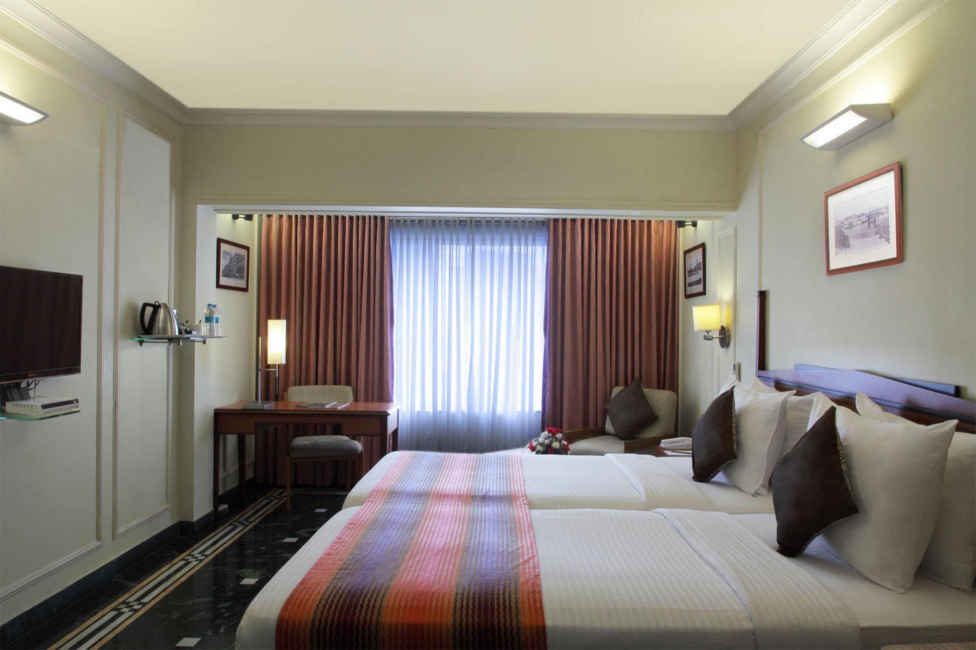 Hiltop Hotel Bombaj Zewnętrze zdjęcie